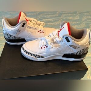 Air Jordan 3 Retro JT sneakers! *RARE*